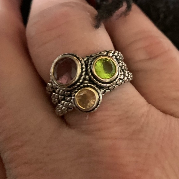 Sterling Silver Unique & Stylish Ring 💍 Size 8 NWOT - Picture 1 of 6